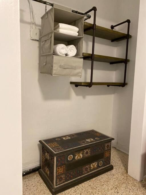 Stayover In Miami Home 2Br - 1Bth - Free Parking Exterior photo